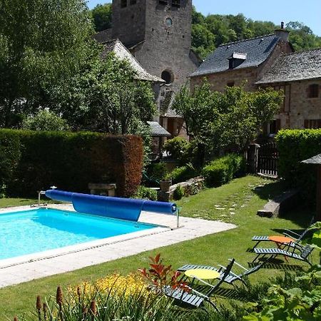 Logis Hotel Restaurant L'Auberge Du Chateau Muret-le-Château Екстериор снимка