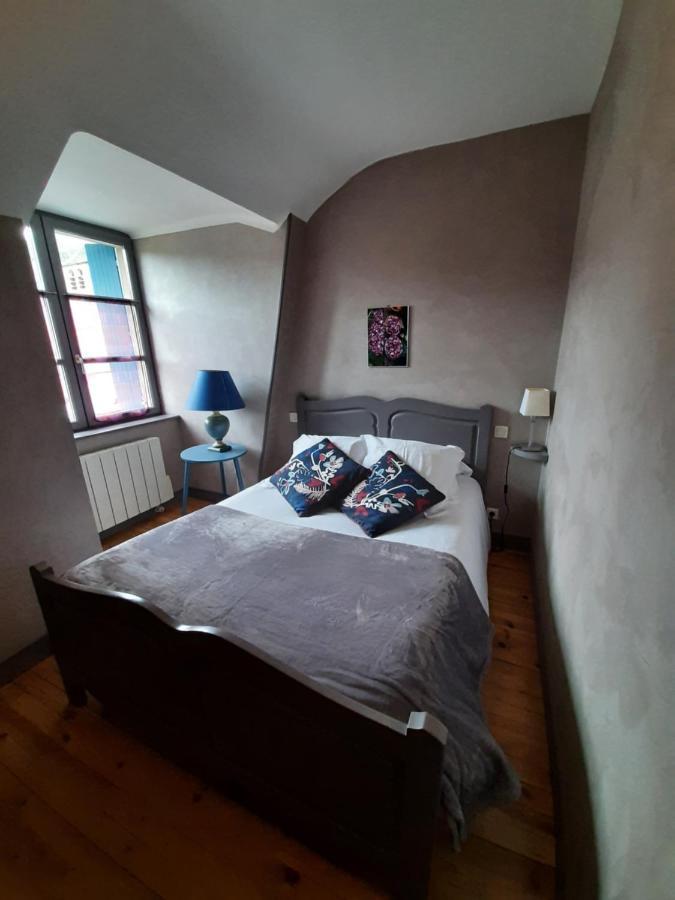 Logis Hotel Restaurant L'Auberge Du Chateau Muret-le-Château Екстериор снимка